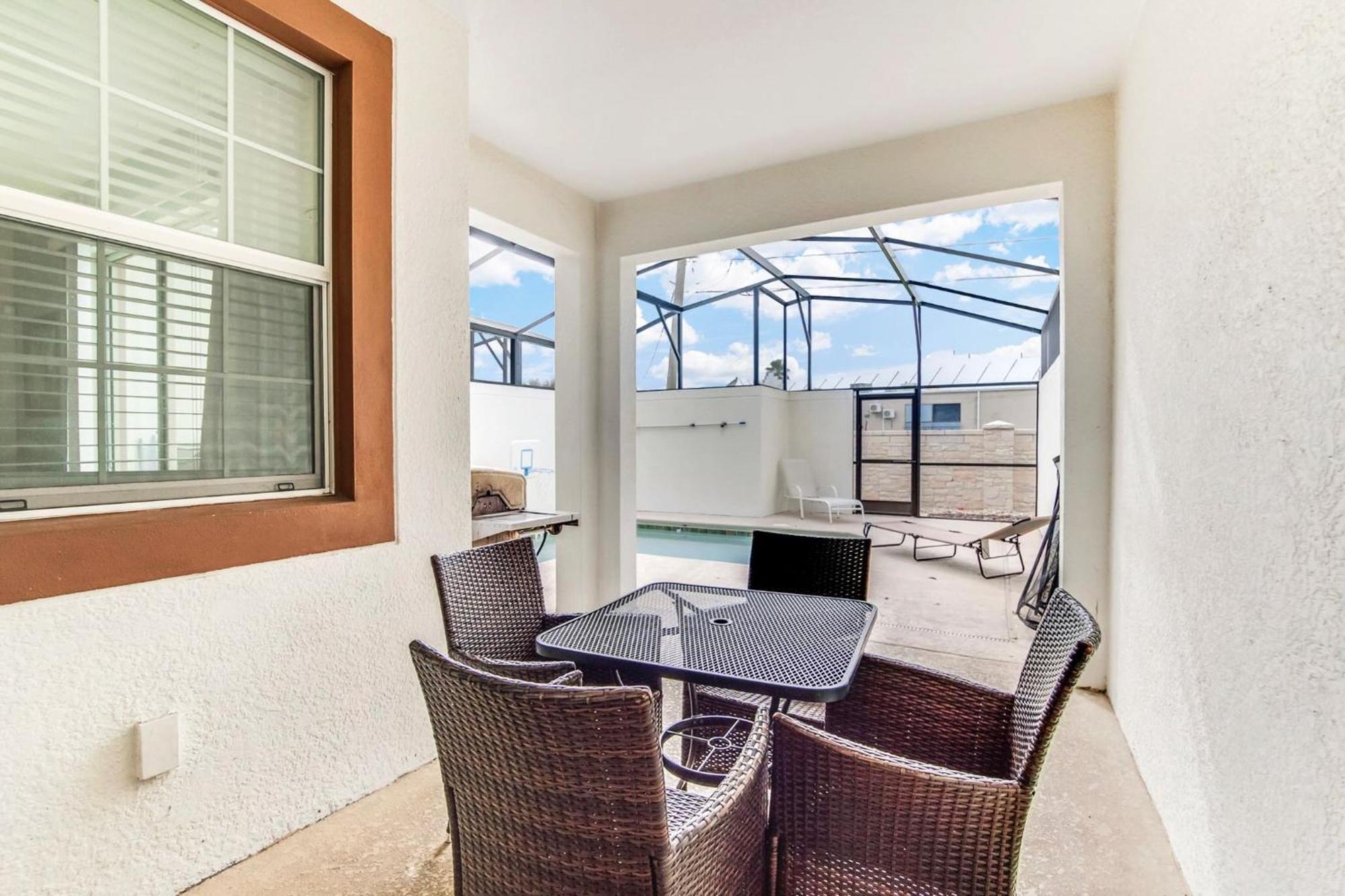 Family - 4br Near - Private Pool, Bbq! Holiday home